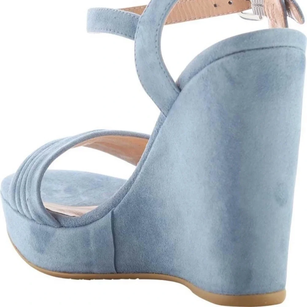 “STUART WEITZMAN” Suede Platform Wedge Sandal